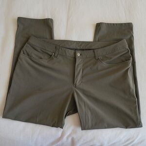 Lululemon Men’s ABC Classic-Fit 5 Pocket Pant 40"W x 30"L Warpstreme Dark Olive